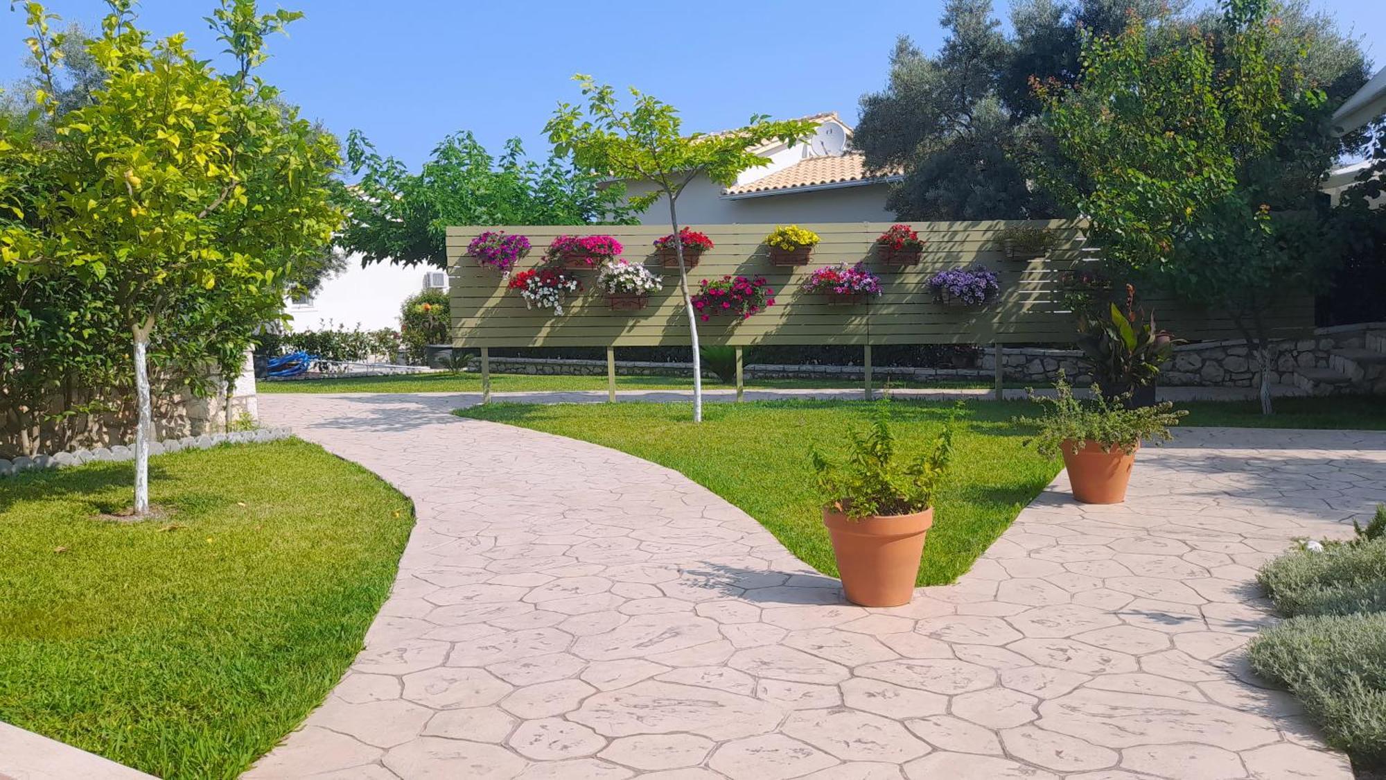 Lefkogea Villas & Apartments Tsoukaládhes Buitenkant foto